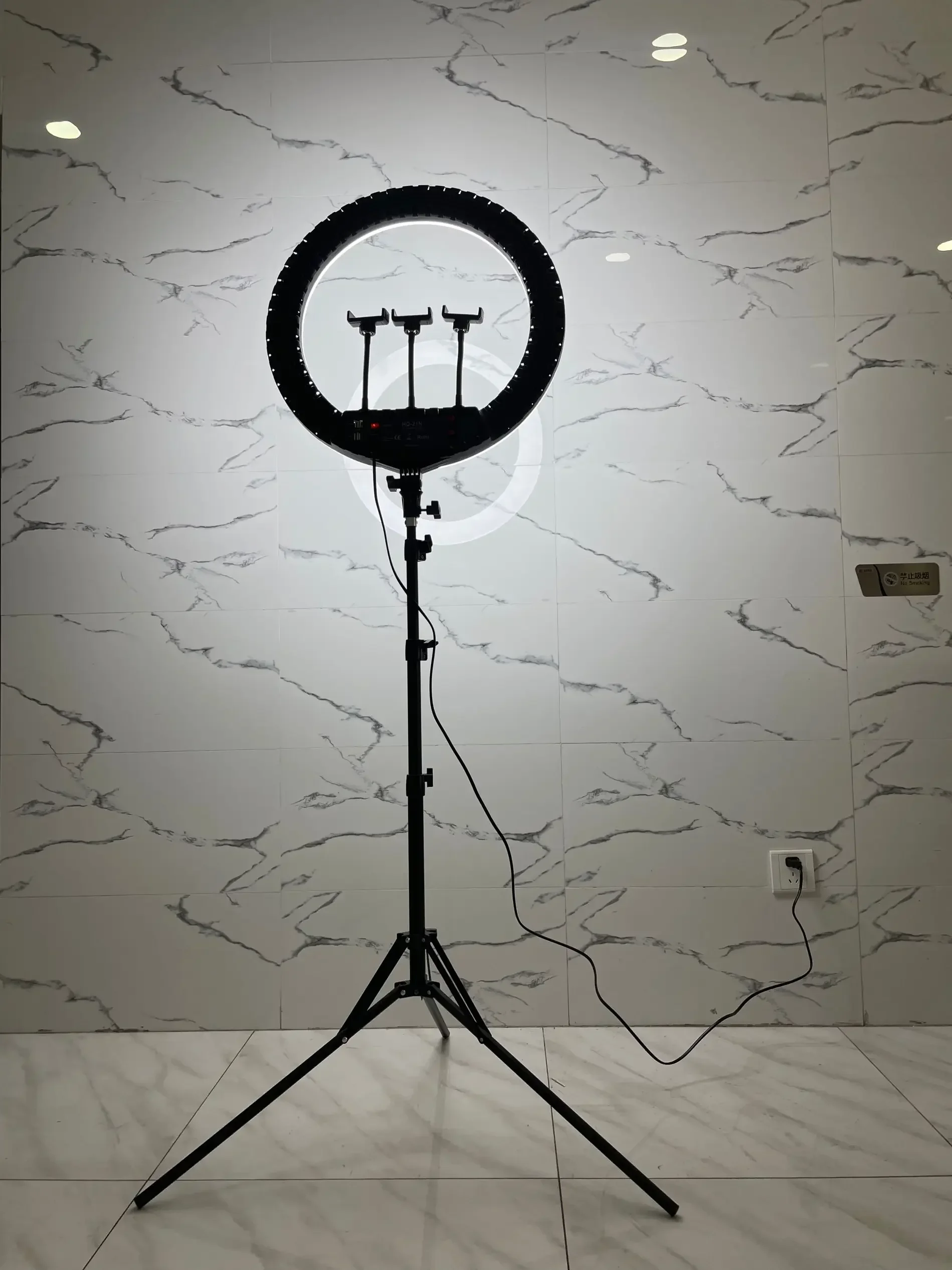 مجموعة إضاءة LED دائرية للتصوي - مراجعة Photography And Lighting وسعره